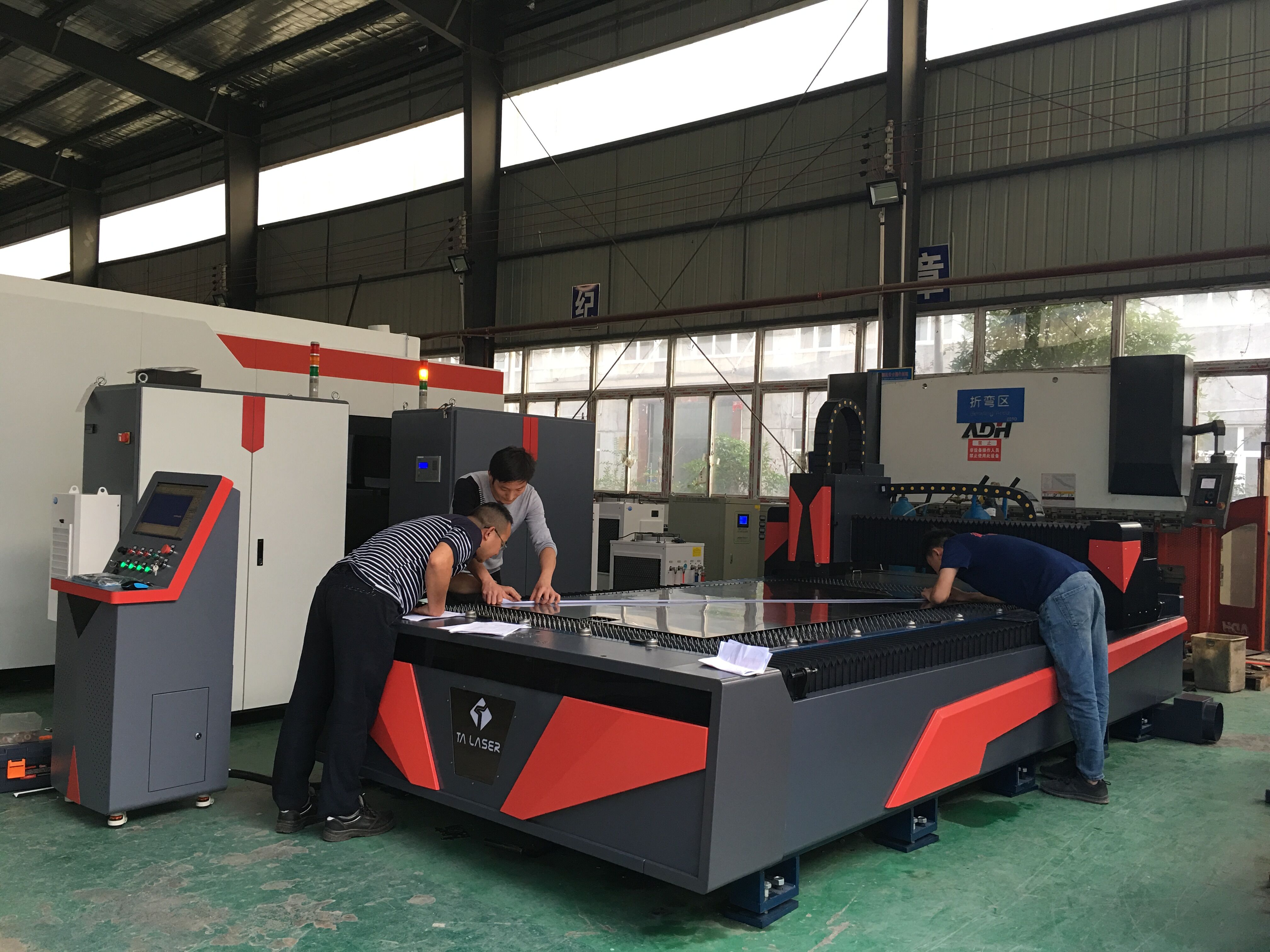 Влияние вспомогательного газа на режущую волокна